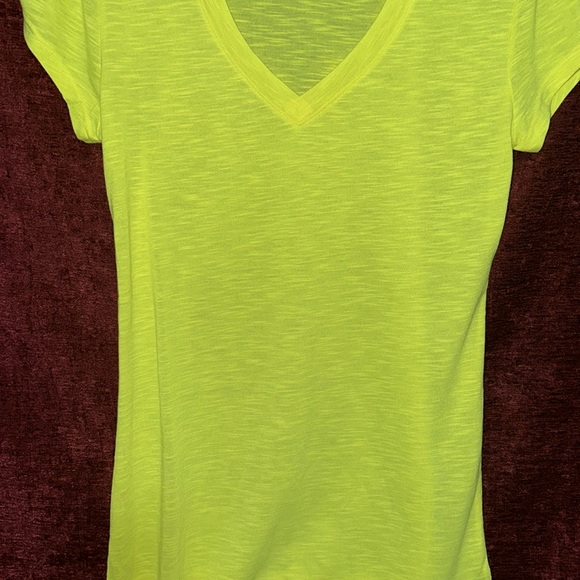 Nice, playful lime green/ neon yellow tee. - Picture 5 of 6